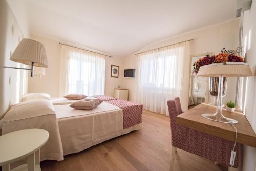 Superior Double or Twin Room image 4