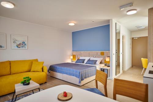 Studio Apartment with Balcony
