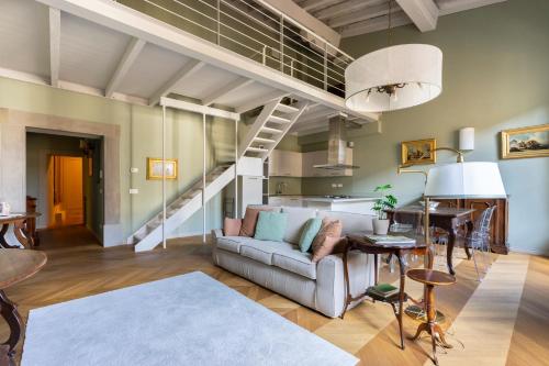Golden Luxe - Lux Penthouse Palazzo Strozzi, Florenz
