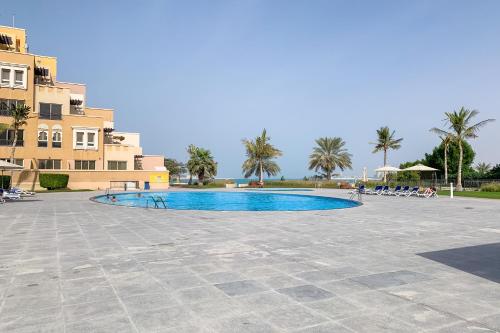 Live so close to beach - Al Marjan Island Live so close to beach - Al Marjan Island