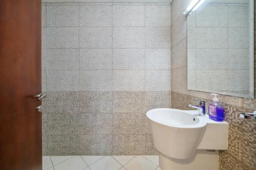 Live so close to beach - Al Marjan Island Live so close to beach - Al Marjan Island