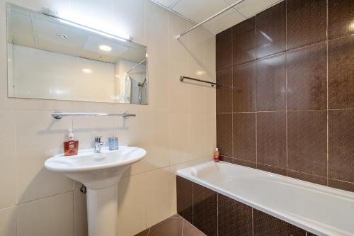 Live so close to beach - Al Marjan Island Live so close to beach - Al Marjan Island