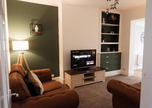 Large 4 Bed Home - Fast Wifi, Smart TV's & Free Parking - Near A66, Stockton-on-Tees (foto 10)