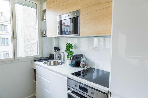 Superb Trocadero Eiffel Tower apartment - image 5