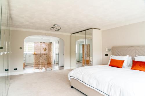 Riverside Bliss in Windsor, 5 Bed, Secure Parking, Windsor (zdjęcie 3)