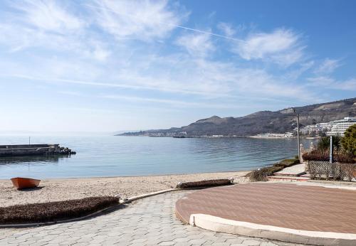 Bližnja okolica, Seaside Bliss- Elegant 1BD with Stunning View by Flat Mаnager in Kavarna