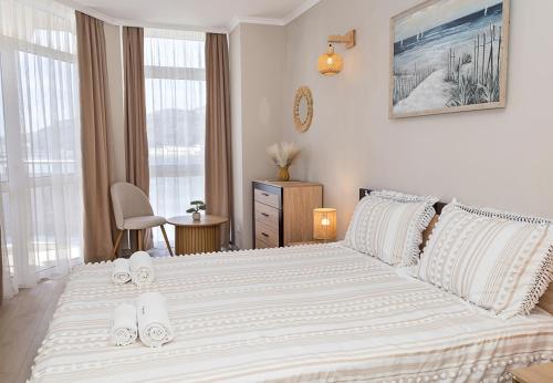Seaside Bliss- Elegant 1BD with Stunning View by Flat Mаnager in Kavarna