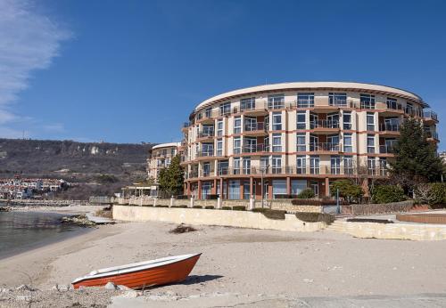 Zunanjost, Seaside Bliss- Elegant 1BD with Stunning View by Flat Mаnager in Kavarna