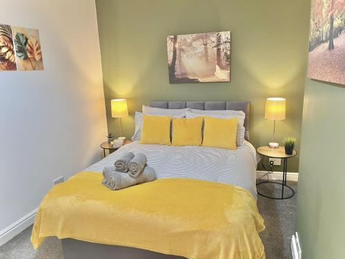 Ideal 3 bed pay-as-you-stay home in Wigan sleeps 6 in Wigan West