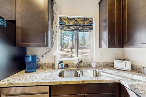 Peaks & Pines Bungalow, Flagstaff (foto 8)
