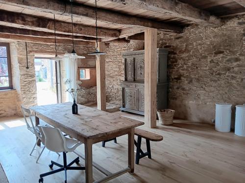 La Maison Nid in Oradour-sur-Vayres