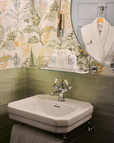 The Queensberry Hotel - image 10