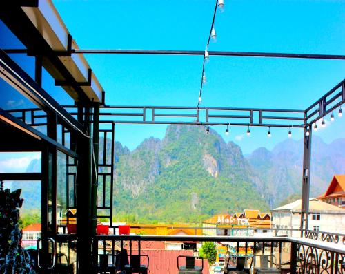 Çevredekiler, Champa Inn Hotel in Vang Vieng