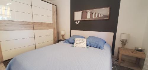 Apartment with Sea View image 10