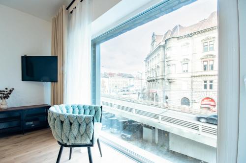 Central - Modern - Trendy - image 11