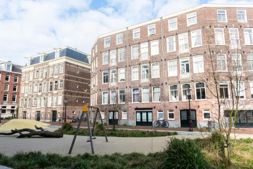 2 Bedroom Apartment - Canal View Room Type - Quadruple Room with Private Bathroom 2 Bedroom Apartment - Canal View Room Type - Quadruple Room with Private Bathroom