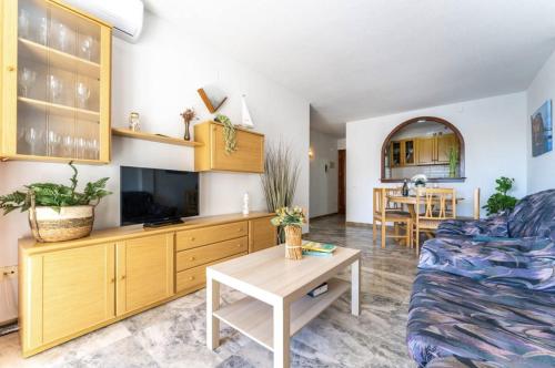 Three-Bedroom Apartment with Sea View image 2