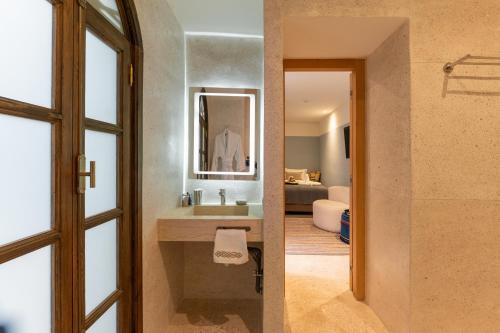 Riad Rumi Marrakech Medina - image 13