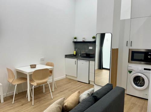 Loft cerca de playa y Ciudad de Artes y Ciencias, Valencie (fotografie 7)