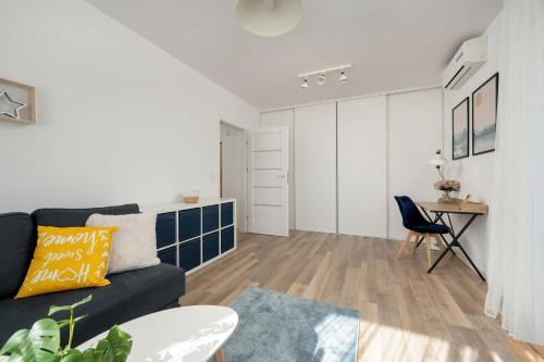 Wyjątkowy Apartament z Parkingiem by Noclegi Renters, Wrocław (photo 10)