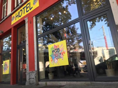 Midi 81 HOSTEL near น้ำพุรูปปั้นเด็กผู้ชายยืนฉี่เมนเนเกนพิส