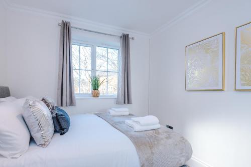 NEW!- 4 Bed 3 Bath House In Manchester by Greenstay Serviced Accommodation - FREE Parking - FAST 250 Mbps Wi-Fi - Ideal for Business, Families & Groups - Close to City Centre, Airport, Etihad Stadium, Manchester (fotografie 9)