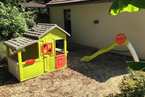 Parque infantil, Gite 1815 avec sauna privatif in Waterloo