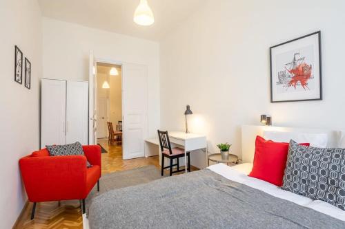 Excellent location magnificent flat - image 14
