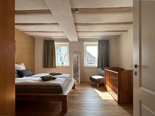 Ferienwohnung Herrmanns Häuser - Leipziger Neuseenland (Ferienhaus Herrmanns Hauser - Leipziger Neuseenland - großzugiges Ferienhaus - WLAN - Parkplatz - TO) in 貝爾格爾斯海恩