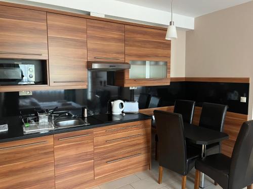 廚房, Mirabell Apartments in 沙瓦