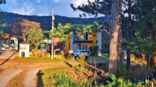 Cuatro cabañas 4,5,6 y 7 y una casa de dos pisos