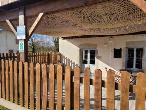 Iekārtas, GITE **** LE GEVOT- 10 à 14 personnes (GITE **** LE GEVOT- 10 a 14 personnes) in Ranchot