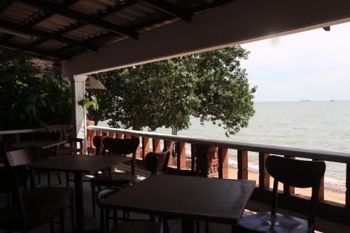 Restaurant, Umang-umang Chalet in Kuala Sungai Baru
