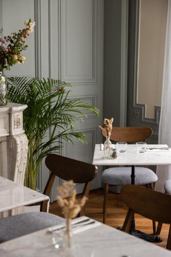 Facilities, Le Charmant Hotel in Saint-Ouen