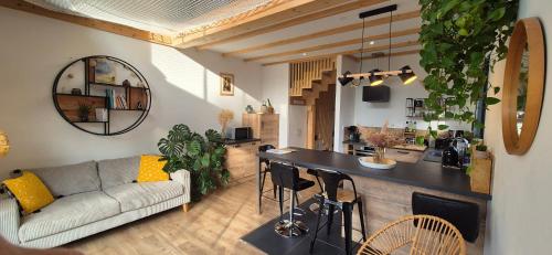 La Cabane Cé (La Cabane Ce) in Les Ponts-de-Ce