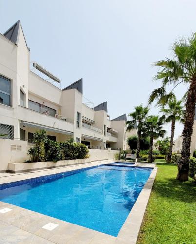 Modern Luxury Apartment with Pool & Terrace PMT01
