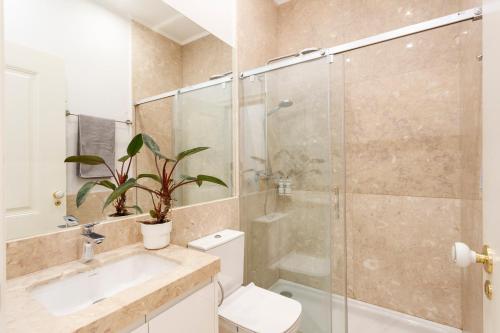 Bedrooms in Shared Apartment in Accommodation in Downtown Lisbon 5