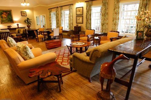 Pub/Lounge, Reilly's Rock Hilltop Lodge in Ezulwini