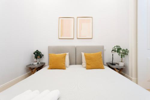 Bedrooms in Shared Apartment in Accommodation in Downtown Lisbon, Lizbona