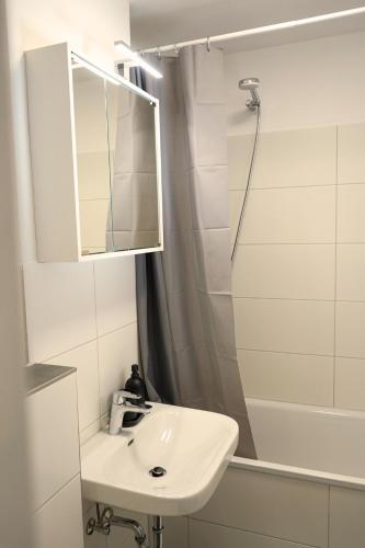 unique - spacious for 5 - balcony - kitchen - WiFi, Bremen (photo 3)