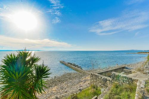Villa - Beach Front