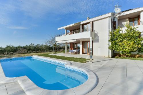 Villa - Beach Front