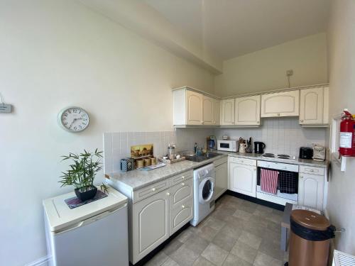 Konyha, Grosvenor Apartments in Bath - Great for Families, Groups, Couples, 80 sq m, Parking in Bathampton