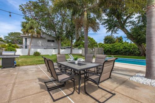 Relax in a Private 4BR Oasis Pool Fire Pit & BBQ, Sarasota (foto 9)