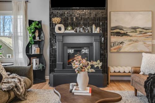 Secluded 5BR Stay,HotTub,Sauna,GameRoom,FirePit