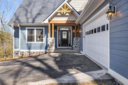 Secluded 5BR Stay,HotTub,Sauna,GameRoom,FirePit