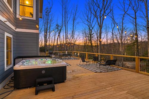 Secluded 5BR Stay,HotTub,Sauna,GameRoom,FirePit in Naples (NC)