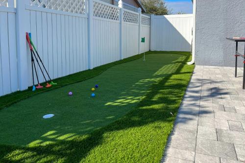 Pinellas Park Home with Pool 9 Mi to Beach! in Pinellas Park, USA