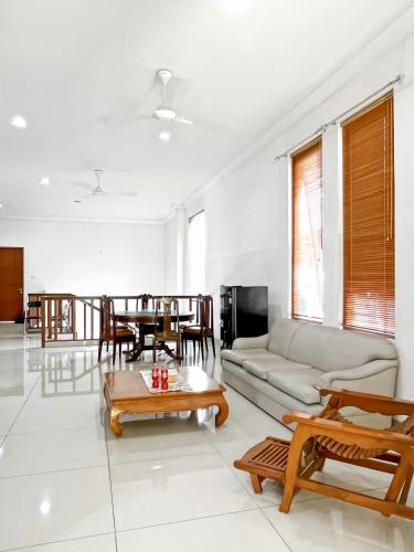 Shared lounge/TV area, Kasih HomeStay Banyuwangi Mount Ijen Crater near Watu Dodol