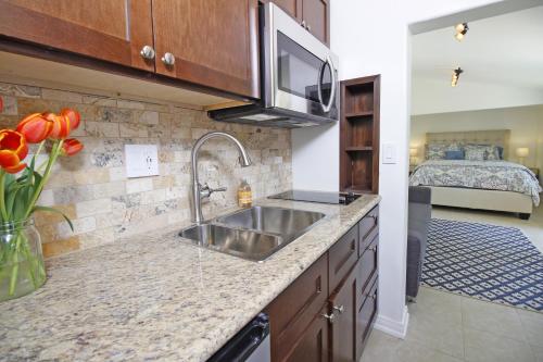 Kitchen, In The Village With Private Entrance in Claremont (CA)